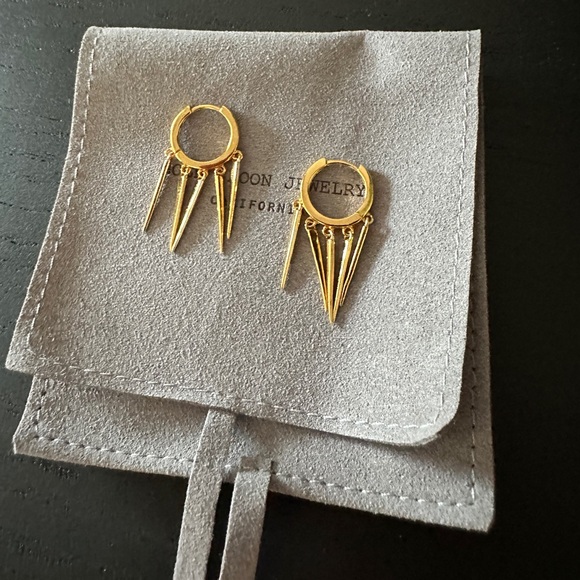 Spiked Huggie hoops - Picture 3 of 5